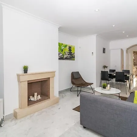 Sag - Elegant 2 Bedroom With Terrace Marbella